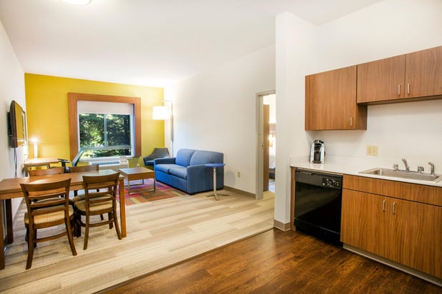 Images Holiday Inn Express & Suites Bethlehem Arpt-Allentown Area by IHG