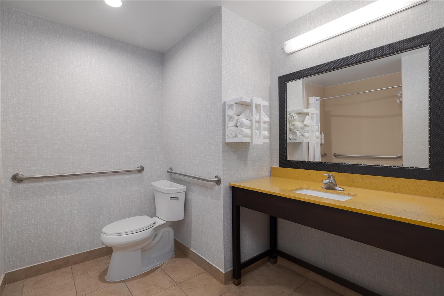 Guest room bath