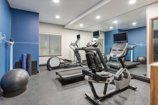 Images Holiday Inn Express & Suites Granbury by IHG