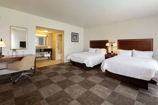 Images Hampton Inn & Suites Baton Rouge - I-10 East