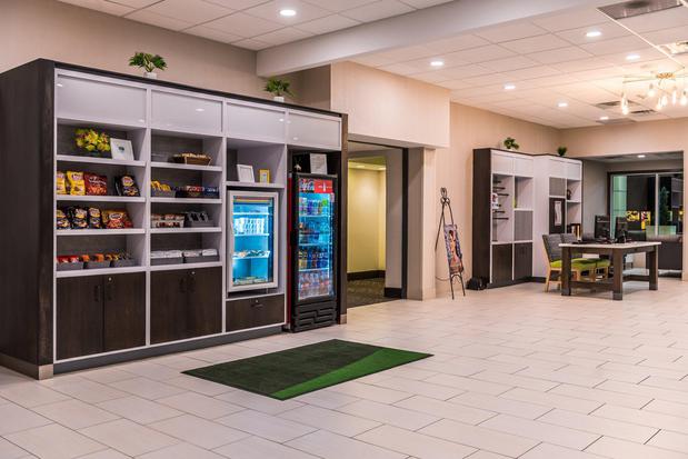Images Holiday Inn Auburn-Finger Lakes Region by IHG