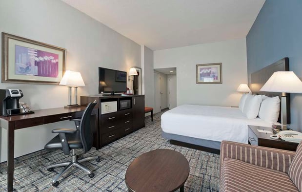 Images Best Western Plus Hotel & Conference Center