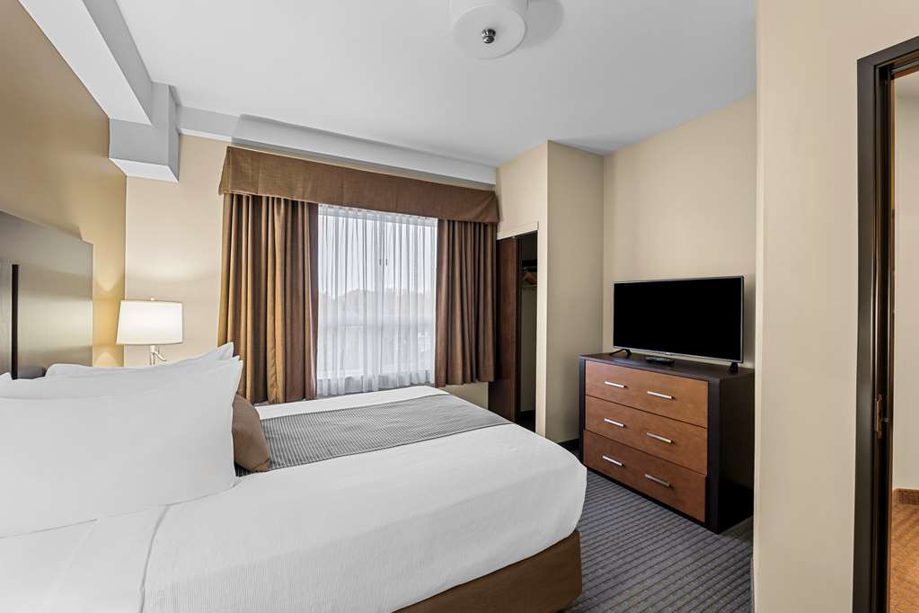 Images Best Western Plus Lacombe Inn & Suites