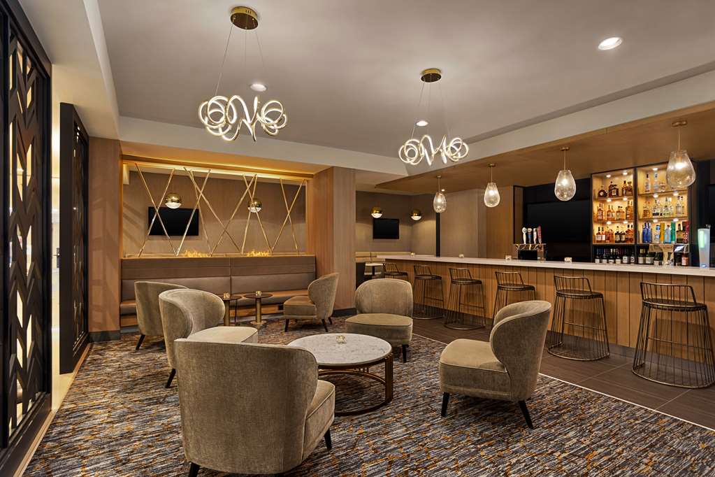 Images DoubleTree by Hilton Pointe Claire Montreal Airport West
