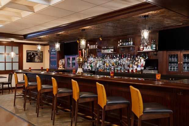 Images Holiday Inn National Airport/Crystal City by IHG