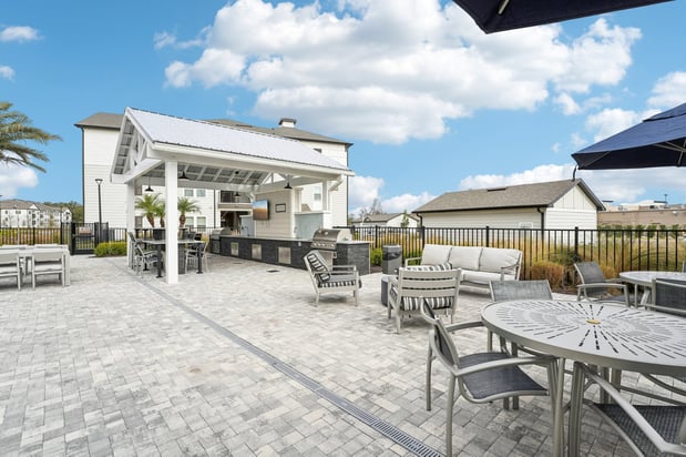 Images Story Lake Gibson | Luxury Apartment Homes