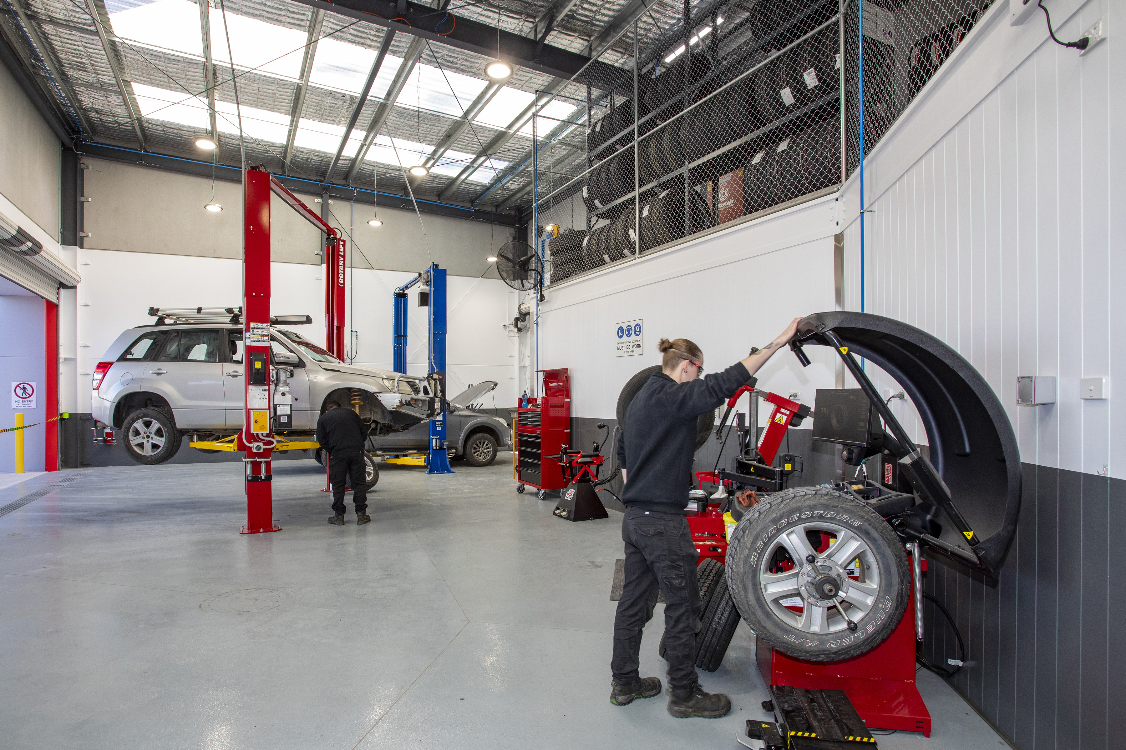 Images Bridgestone Select Tyre & Auto Huntlee