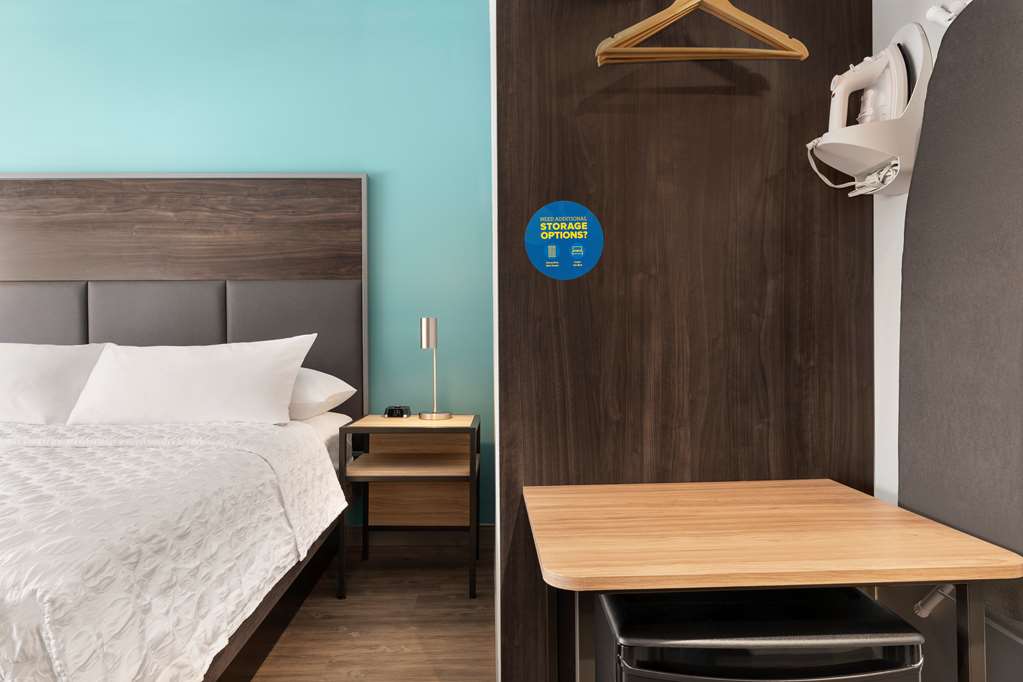 Guest room