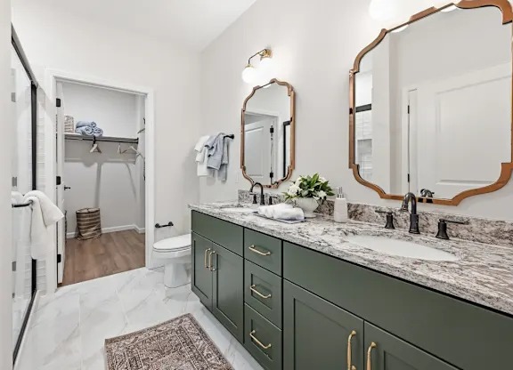 Double Vanity Bathrooms 