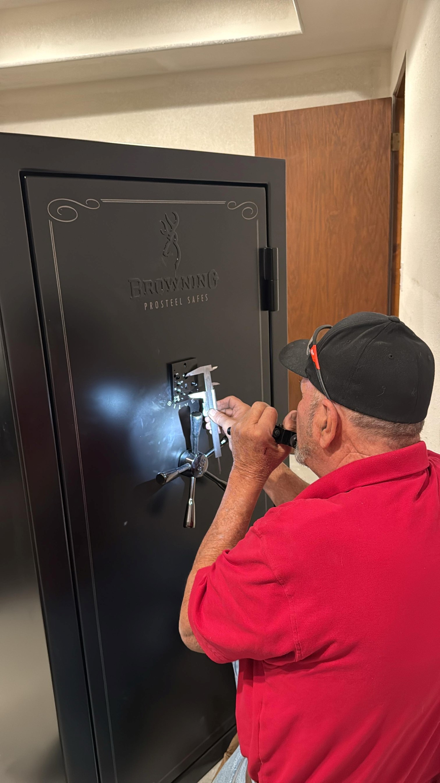 Safe locksmith service
