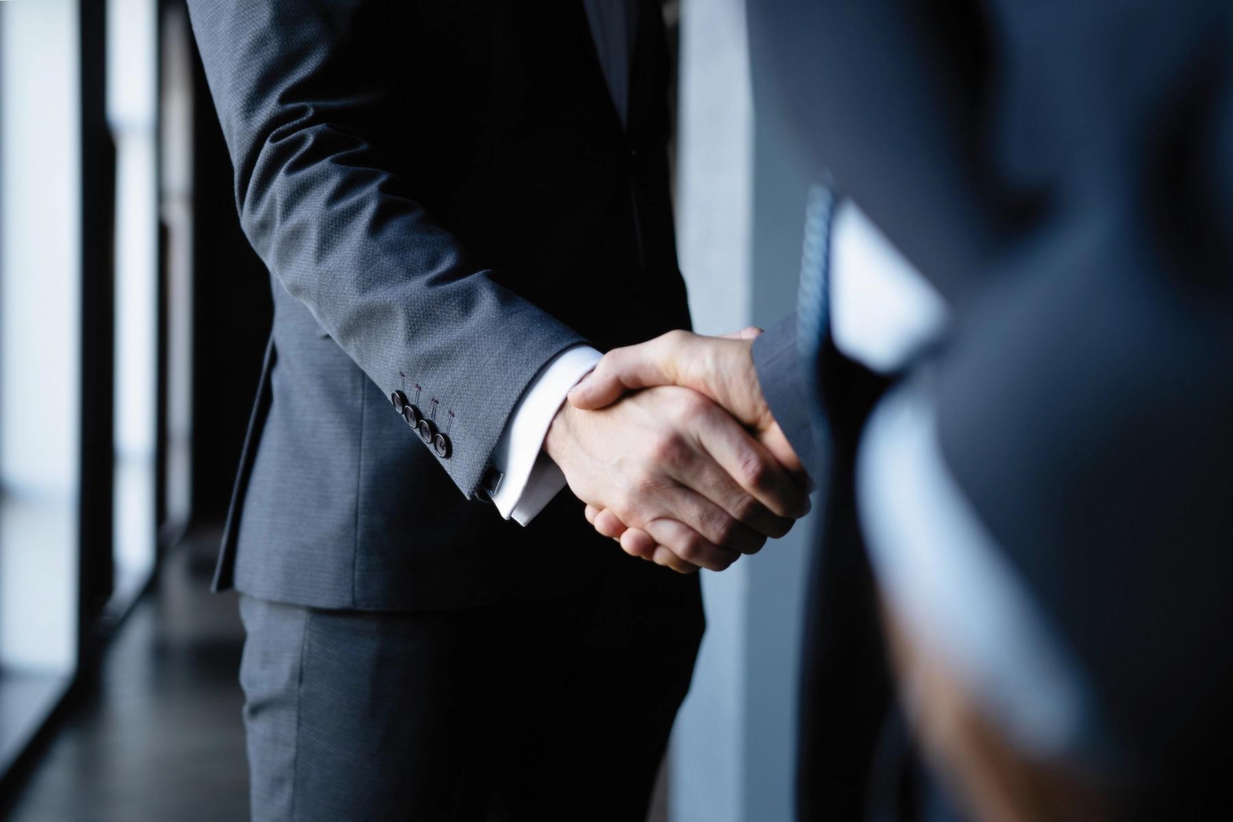 5 Benefits of Having a Relationship with a Business Lawyer