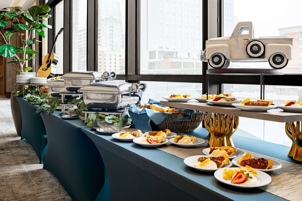 Images Holiday Inn & Suites Nashville Downtown - Broadway by IHG