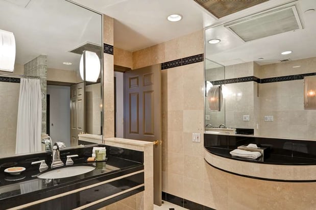 Images The Cincinnatian Hotel, Curio Collection by Hilton
