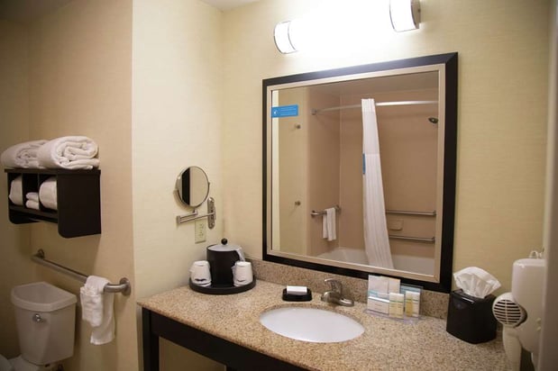 Images Hampton Inn & Suites Sharon