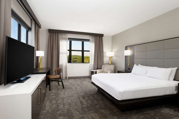 Images Hilton Promenade at Branson Landing