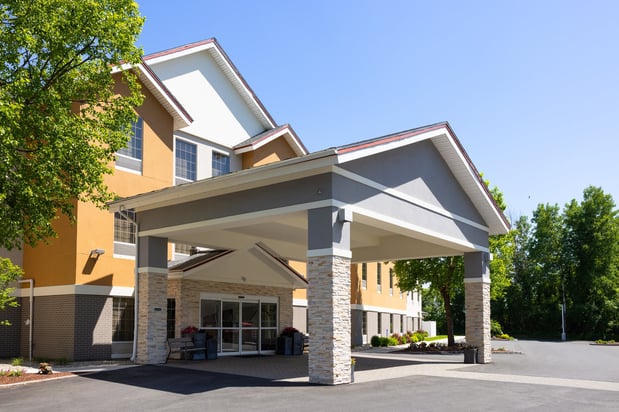 Images Holiday Inn Express & Suites Brattleboro by IHG