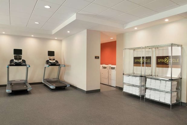 Images Home2 Suites by Hilton Milwaukee Airport