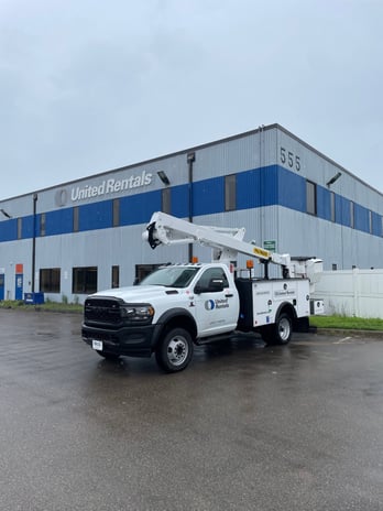 Images United Rentals - Utility Equipment & Commercial Trucks