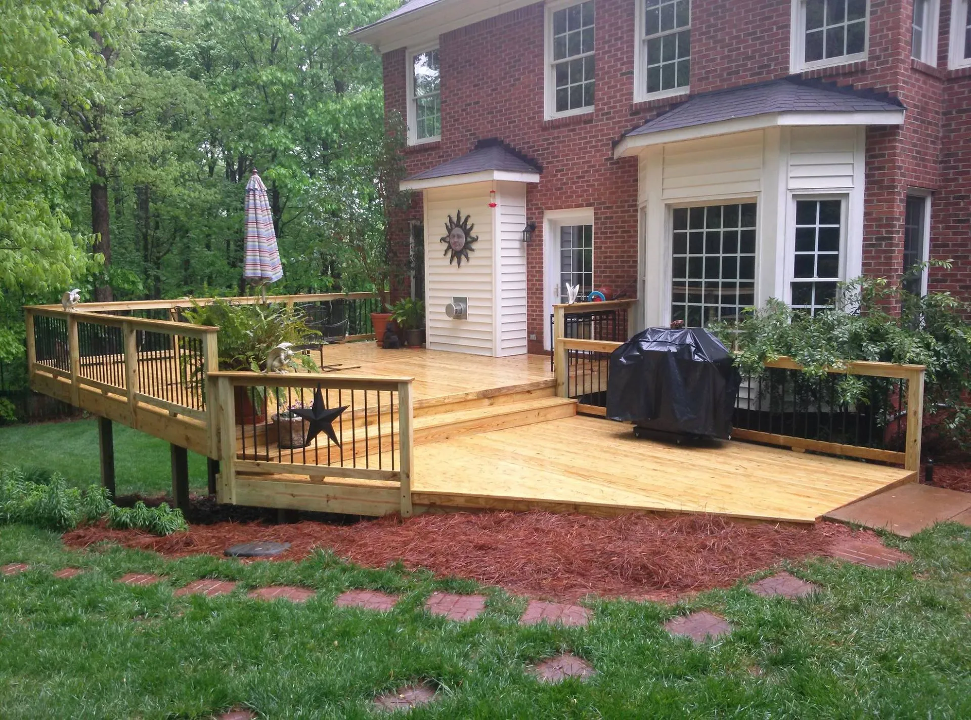 Deck Specialist & Outdoor Living Spaces Image