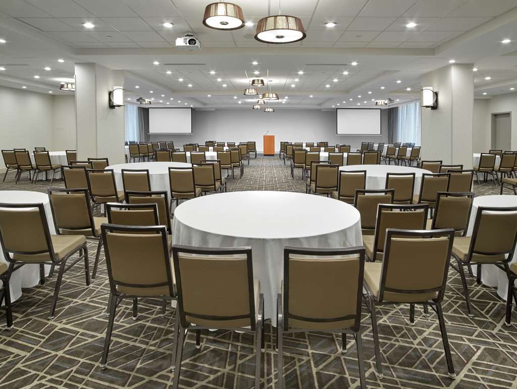 Images DoubleTree by Hilton Edmonton Downtown