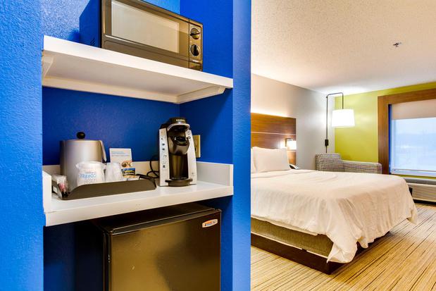 Images Holiday Inn Express Vincennes, an IHG Hotel