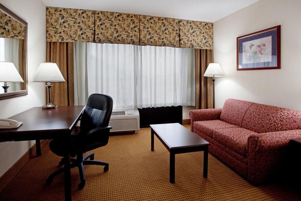 Images Holiday Inn Express & Suites Lexington-Hwy 378, an IHG Hotel