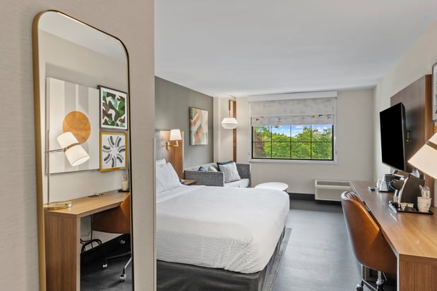 Images Holiday Inn Niagara Falls State Park Entry by IHG