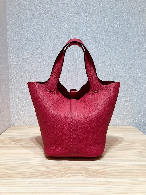 Images KOMEHYO（コメ兵）買取センタークリスタ長堀