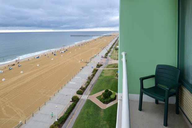 Images Holiday Inn VA Beach-Oceanside (21st St) by IHG