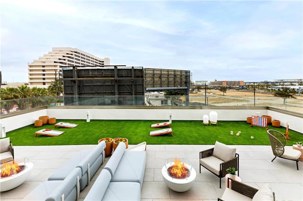 Images Hilton Garden Inn LAX Los Angeles Airport