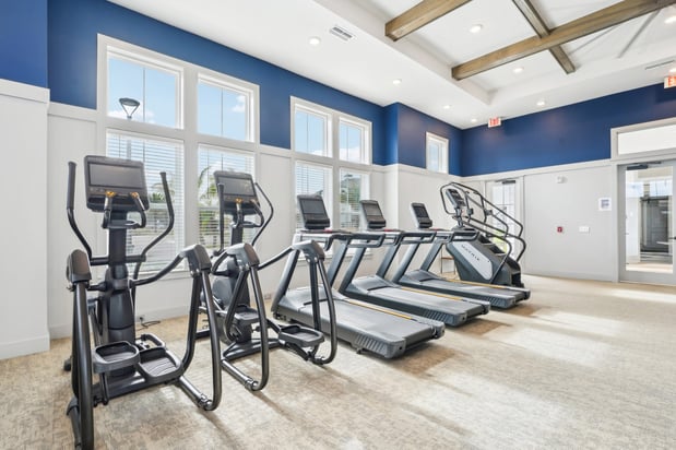 Images Story Lake Gibson | Luxury Apartment Homes