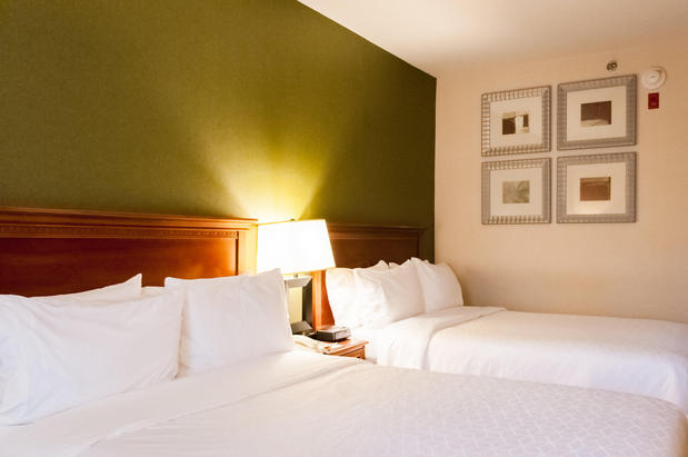 Images Holiday Inn Express & Suites Hagerstown, an IHG Hotel