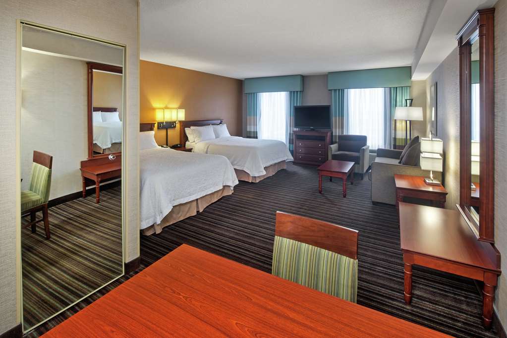 Images Hampton Inn & Suites by Hilton Toronto Airport