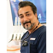 Dr. med. dent. Usama Chekhani  