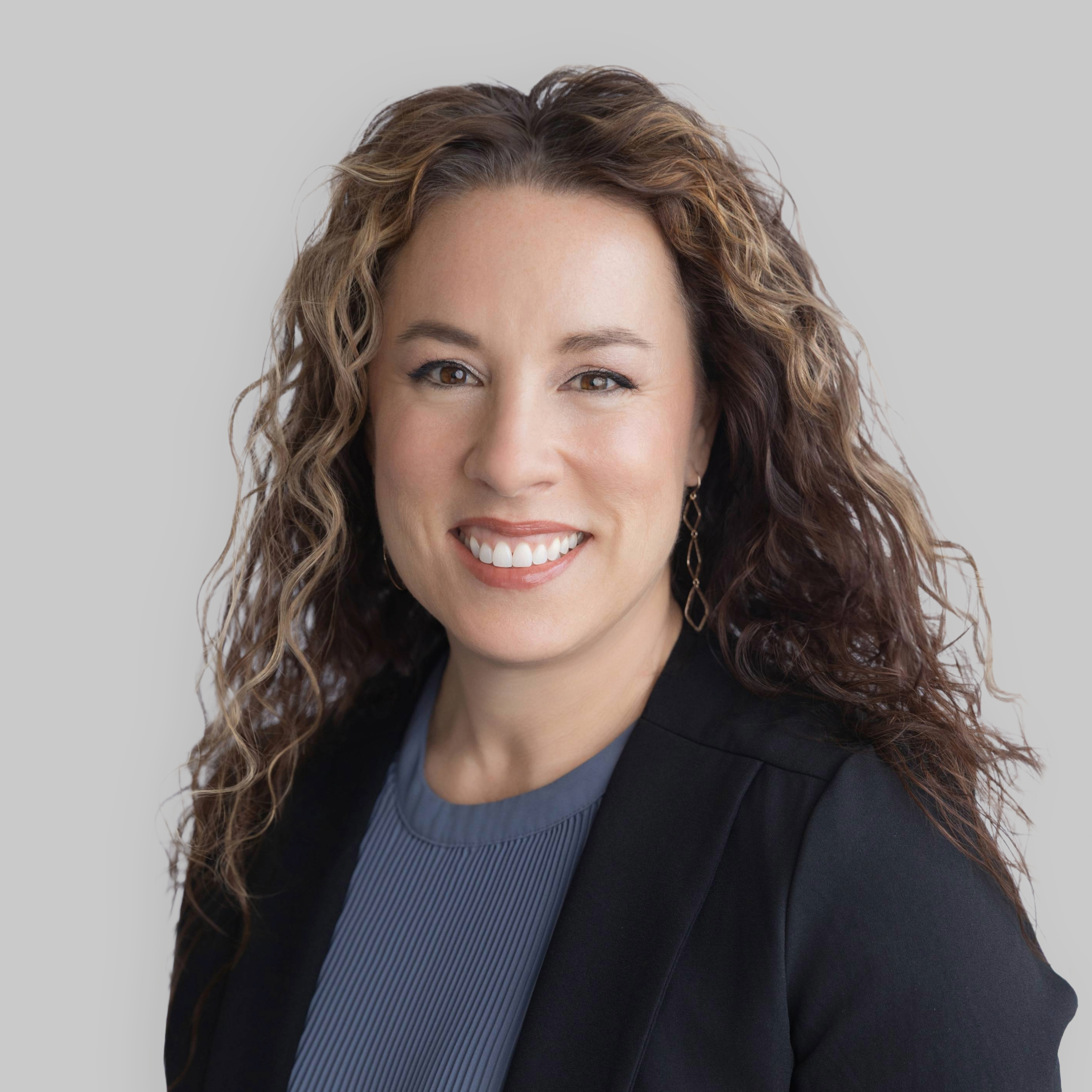 Headshot of Dia LaZar Gloster, a wealth advisor at Chase