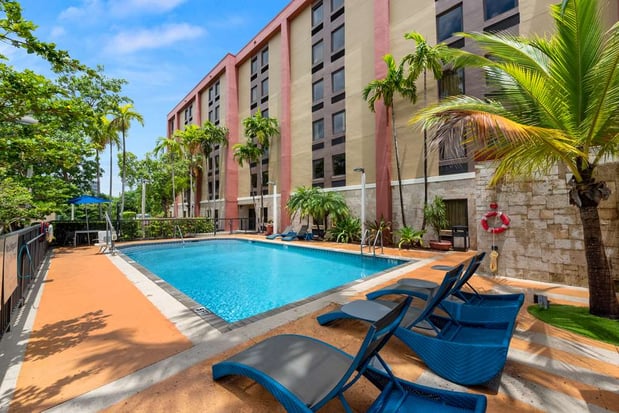 Images Hampton Inn Miami-Airport West