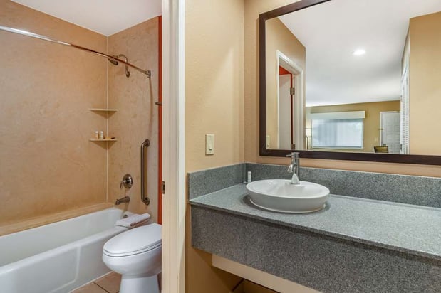 Images Best Western Plus Inn Scotts Valley