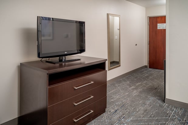 Images Holiday Inn Express & Suites Charleston NW - Cross Lanes by IHG