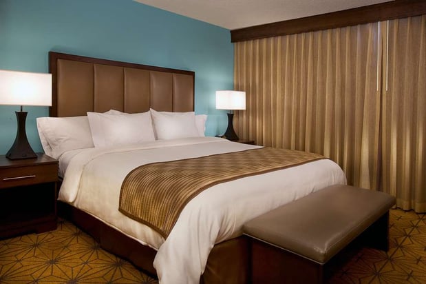Images Embassy Suites by Hilton Kansas City International Airport
