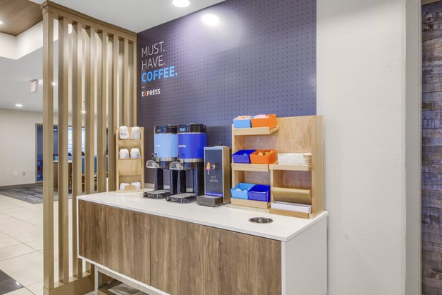 Images Holiday Inn Express Gulfport Beach by IHG