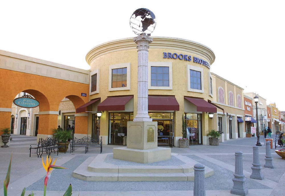 Las Americas Premium Outlets, 4211 Camino de la Plaza, San Ysidro, CA,  Outlet Center - MapQuest