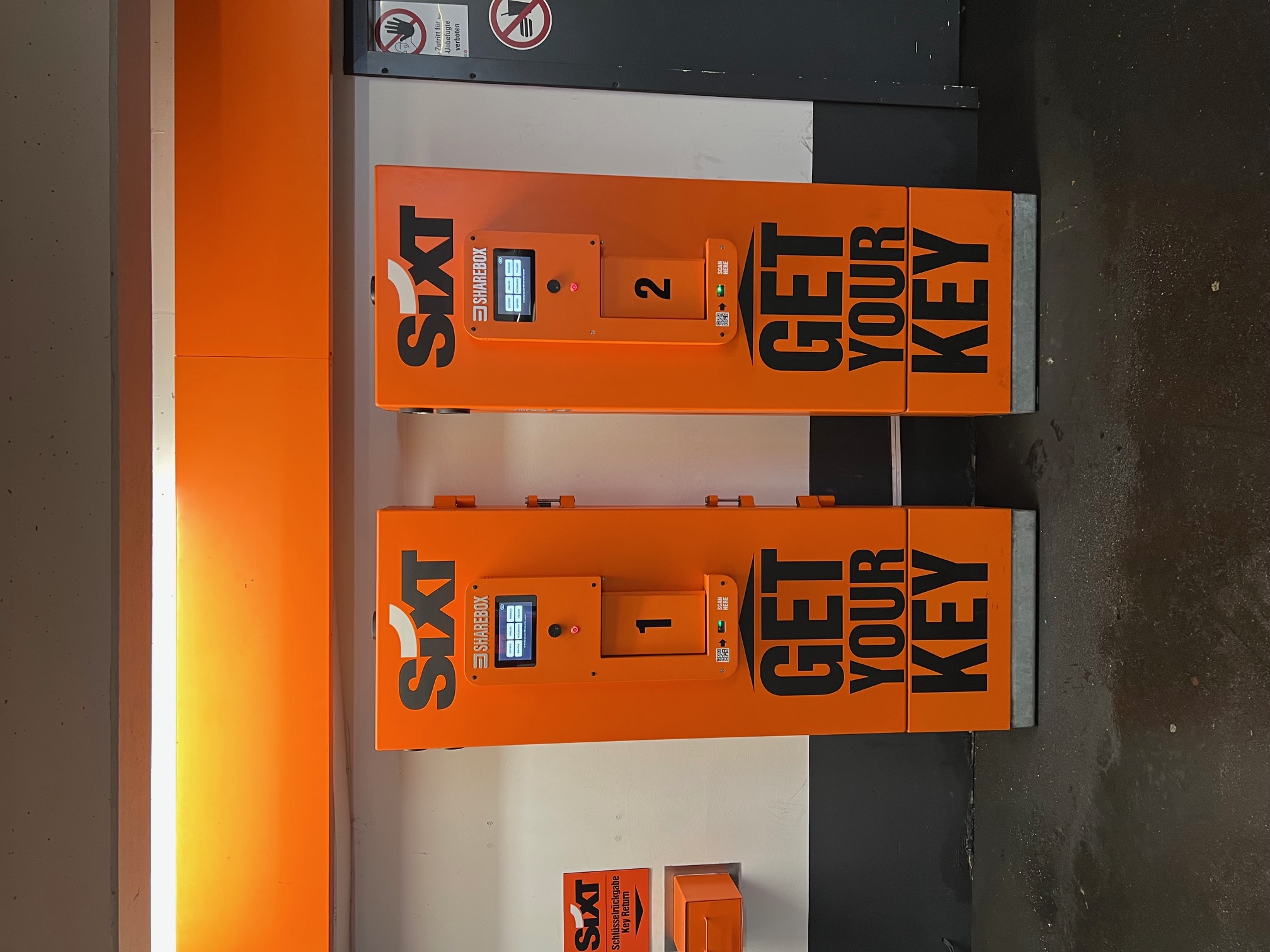 SIXT Autovermietung Düsseldorf Zentrum/HBF, Willi-Becker-Allee 10 in Düsseldorf