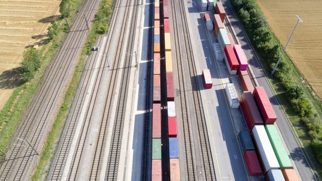 We can help make rail freight a seamless element of your logistics strategy. 