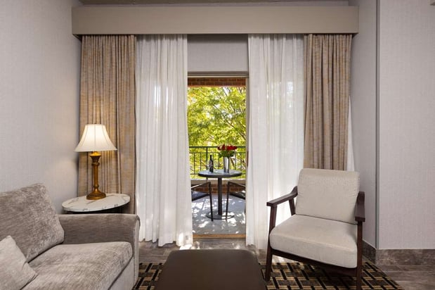 Images Inn at The Colonnade Baltimore - a DoubleTree by Hilton Hotel