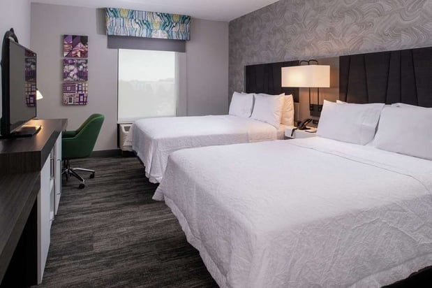 Images Hampton Inn & Suites Winston-Salem Downtown