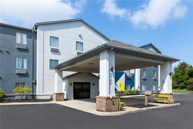 Images Spark by Hilton Indianapolis Northeast Fishers