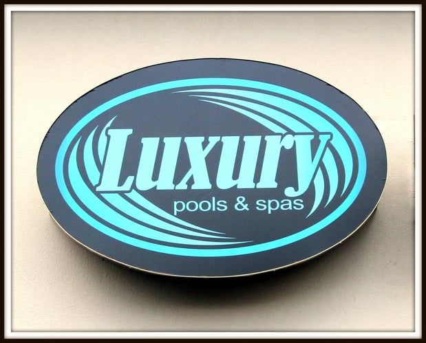 Images Luxury Pool & Spa