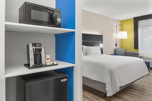 Images Holiday Inn Express & Suites Hardeeville-Hilton Head, an IHG Hotel