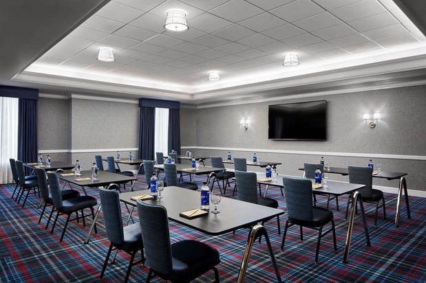 Images Graduate by Hilton Storrs
