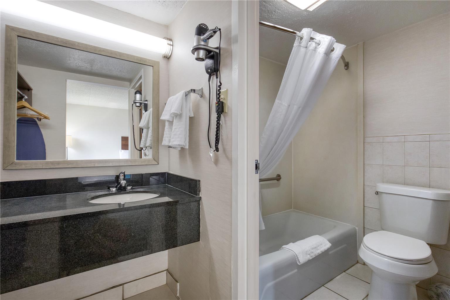 Double Queen Guest Bathroom